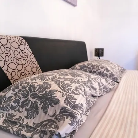 Yellow Apartamento Split